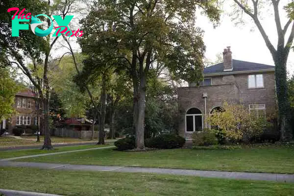 The house where Democratic presidential candidate Hillary Clinton was raised is surrounded by trees in the 200 block of Wisner Avenue on October 28, 2016 in Park Ridge, Illinois. 