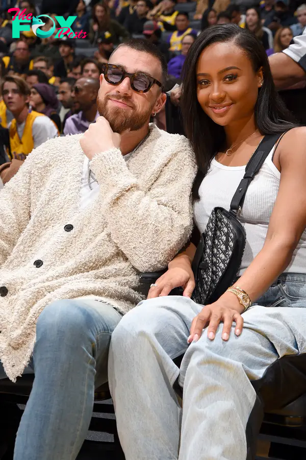 Travis Kelce and Kayla Nicole at an NBA game in 2020.