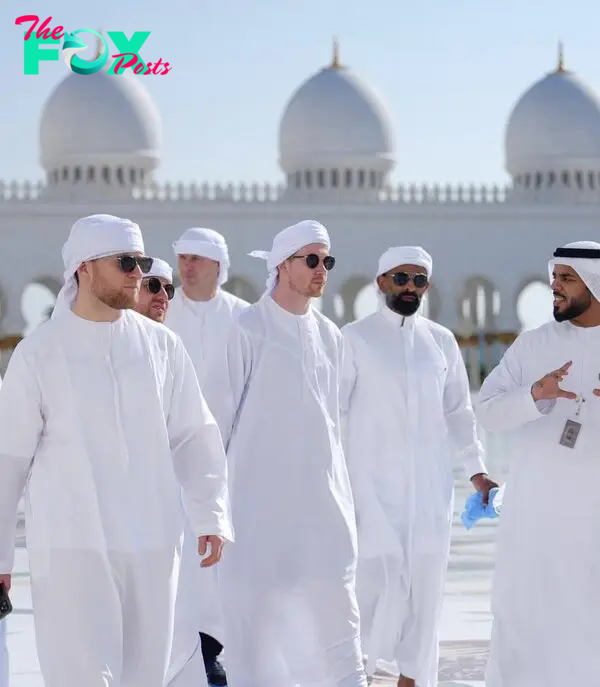 City Xtra on X: "Kevin De Bruyne visits the Sheikh Zayed Grand Mosque in Abu  Dhabi. 📸 IG: faz_hussain https://t.co/Zitk4B6L3Q" / X