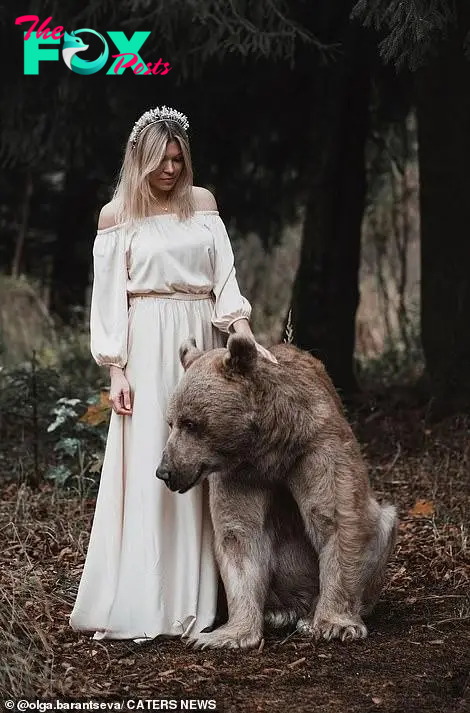 Lý do người mẫu vẫn an toàn khi chụp bộ ảnh thân mật với chú gấu nặng 350kg - Ảnh 6.