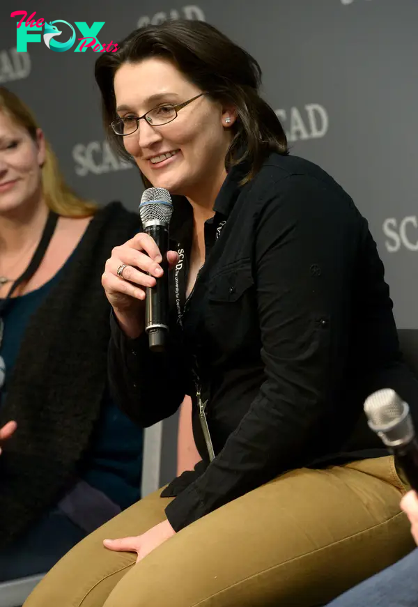 amy berg talking into a microphone