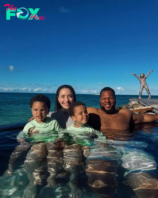 katya suh, Ndamukong suh and their twin boys in a jacuzzi on the ocean