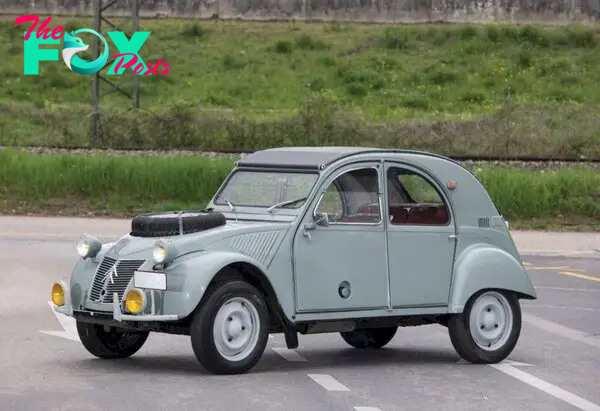  The-Citroën-2CV