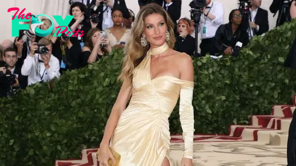 A year and a half on from her divorce from Tom Brady, Gisele Bündchen is said to be “happy and enjoying life” with jiu-jitsu pro Joaquim Valente.