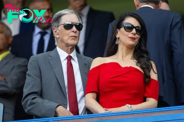 LONDON, ENGLAND - Sunday, August 13, 2023: Liverpool's owner John W. Henry (L) and wife Linda Pizzuti before the FA Premier League match between Chelsea FC and Liverpool FC at Stamford Bridge. (Pic by David Rawcliffe/Propaganda)