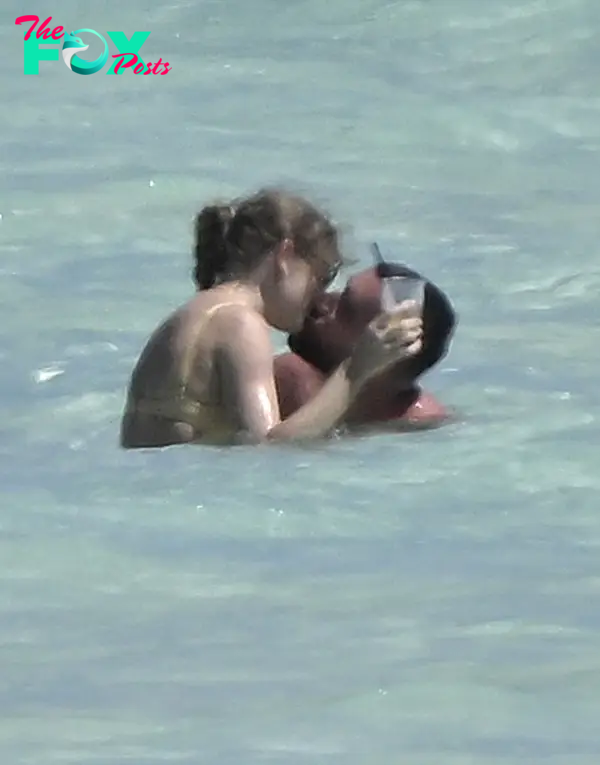 Taylor Swift and Travis Kelce vacation on Harbour Island, Bahamas