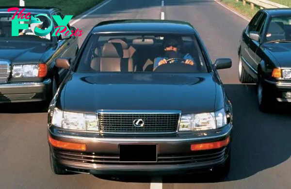 The 1990-1994 Lexus LS delivered a refined and engaging driving experience, thanks to its powerful V8 engine, well-tuned suspension, and responsive steering.