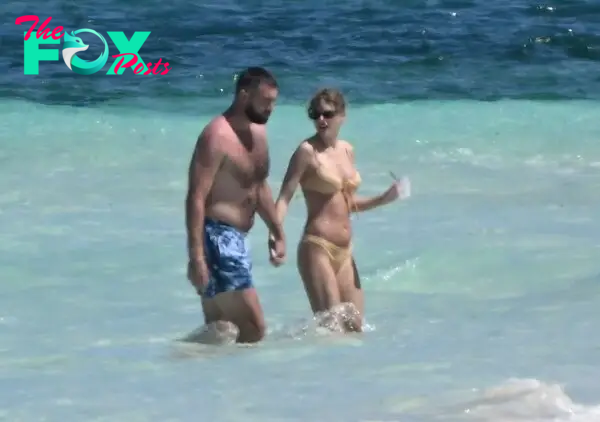 taylor swift and travis kelce in vacation in the bahamas
