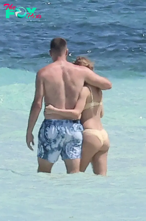 Taylor Swift and Travis Kelce vacation on Harbour Island, Bahamas