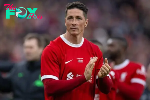 LIVERPOOL, ENGLAND - Saturday, March 23, 2024: Liverpool's Fernando Torres applauds the supporters after the LFC Foundation match between Liverpool FC Legends and Ajax FC Legends at Anfield. (Photo by David Rawcliffe/Propaganda)