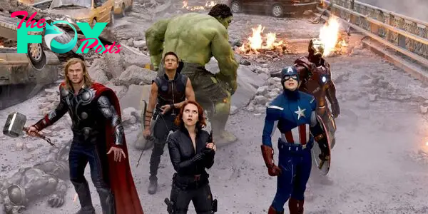 The Avengers look up to the sky in The Avengers 