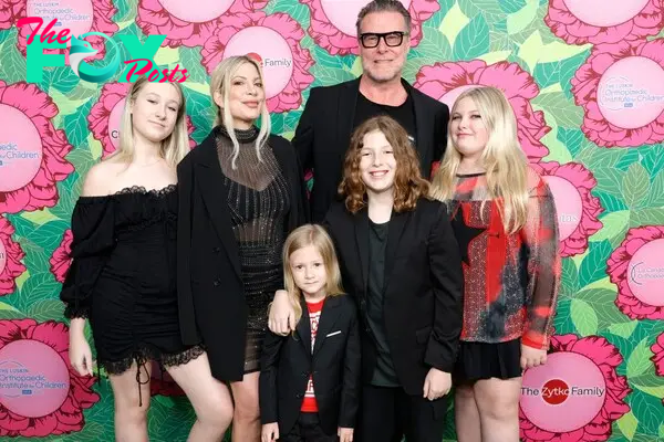 Tori Spelling and Dean McDermott with their kids.