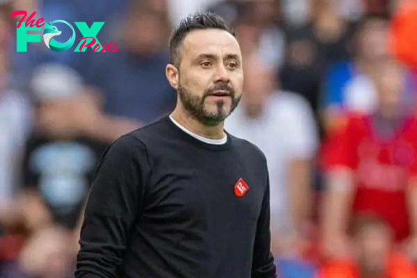 LIVERPOOL, ENGLAND - Saturday, October 1, 2022: Brighton & Hove Albion's manager Roberto De Zerbi during the FA Premier League match between Liverpool FC and Brighton & Hove Albion FC at Anfield. (Pic by David Rawcliffe/Propaganda)