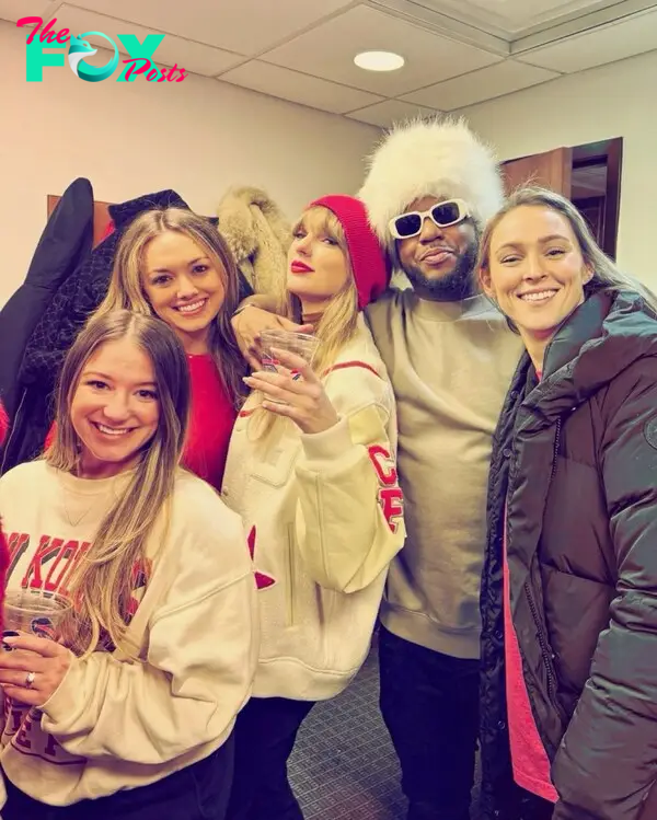 Kylie Kelce and Taylor Swift with friends at a Chiefs vs Bills game. 