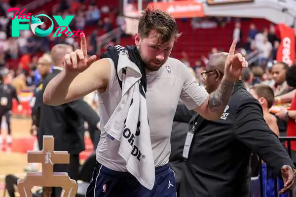 The Dallas Mavericks ruined the Houston Rockets’ undefeated streak with the help of star Luka Doncic and his play-of-the-game underhand shot.