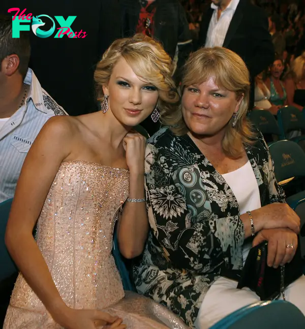 Andrea and Taylor Swift