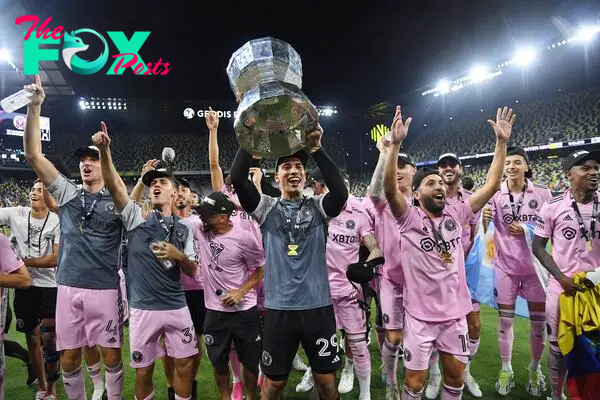 Inter Miami CF celebrate after winning the Leagues Cup against Nashville 