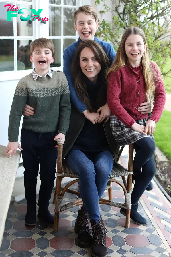 Kate Middleton with her kids.