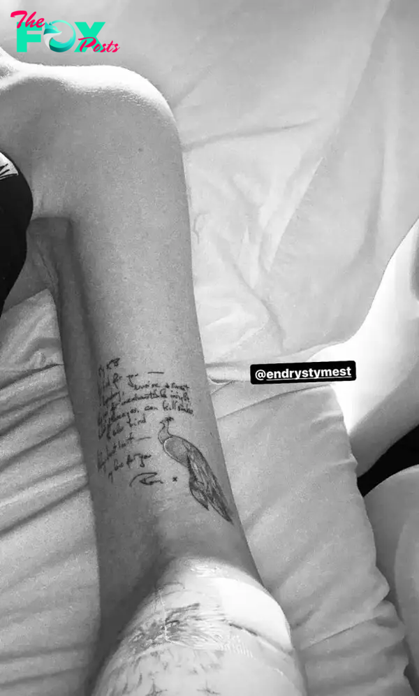 Kate Beckinsale's tattoo for her stepfather. 