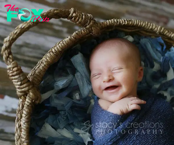 Ecstatic with the photo of the baby smiling while sleeping 4