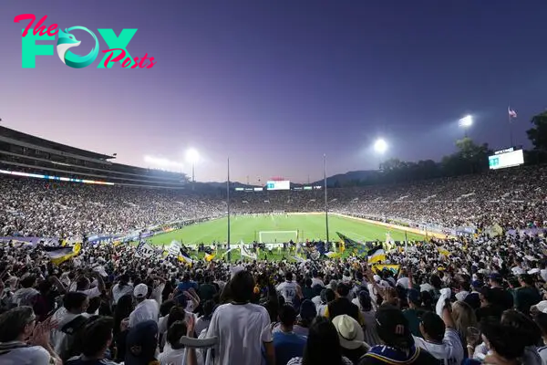 A general overall view of MLS record crowd of 82,110 during the game between the LA Galaxy and the LAFC at the Rose Bowl.
