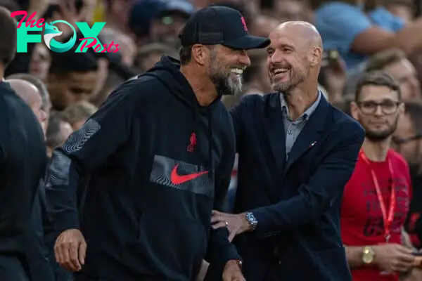 MANCHESTER, ENGLAND - Monday, August 22, 2022: Manchester United's manager Erik ten Hag (R) greets Liverpool's manager Jürgen Klopp before the FA Premier League match between Manchester United FC and Liverpool FC at Old Trafford. (Pic by David Rawcliffe/Propaganda)