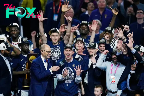 Apr 8, 2024; Glendale, AZ, USA; Connecticut Huskies head coach Dan Hurley celebrates after defeating the Purdue Boilermakers in the national championship game of the Final Four of the 2024 NCAA Tournament at State Farm Stadium. Mandatory Credit: Patrick Breen/Arizona Republic-USA TODAY Sports