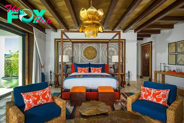 a bedroom in the Villa La Datcha in Cabo San Lucas. 
