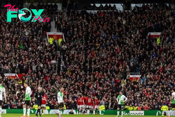 MANCHESTER, ENGLAND - Sunday, April 7, 2024: Manchester United players celebrate their side's equalising goal during the FA Premier League match between Manchester United FC and Liverpool FC at Old Trafford. (Photo by David Rawcliffe/Propaganda)