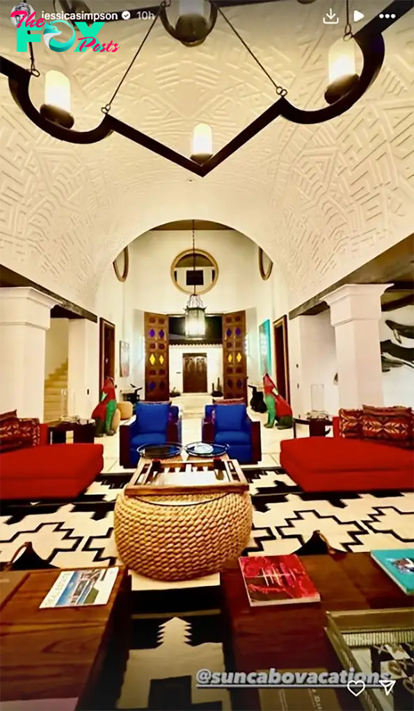The living room in the Villa La Datcha in Cabo San Lucas. 