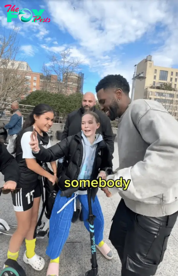 Jason Derulo runs 1 mile in NYC wearing leather pants and Dior sneaker