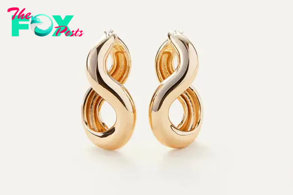Twisted gold earrings
