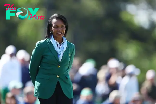 With membership fees at Augusta National rumored to be somewhere between $40,000 and $200,000 and monthly fees between $400 and $500, it should come as no surprise that members are said to be among the world’s wealthiest people.