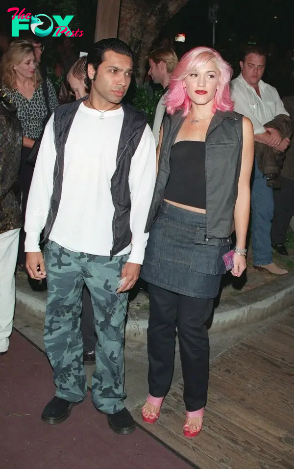 A photo of Gwen Stefani and bassist Tony Kanal
