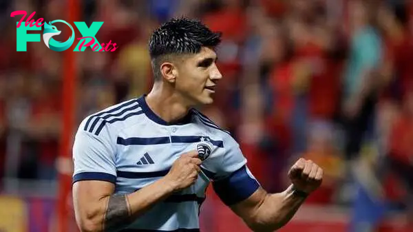 Alan Pulido interview: “Winning a title is the most important thing”