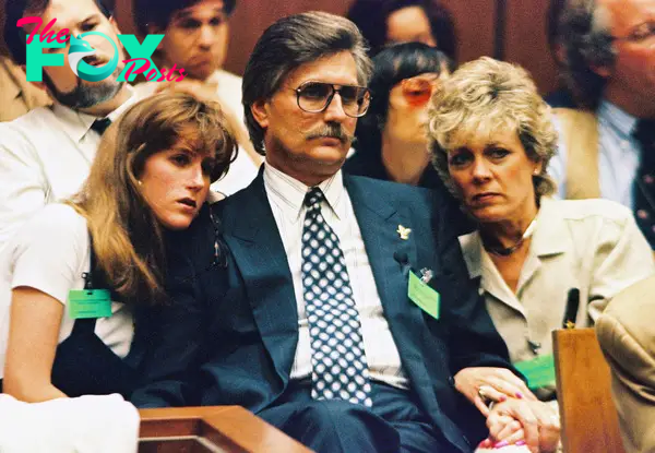 Kim Goldman, Fred Goldman and Patty in court in 1994.