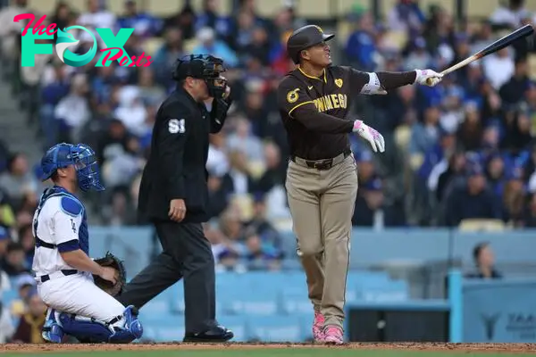 San Diego Padres’ Manny Machado hit a 18-foot solo home run during their game against the LA Dodgers and one fan caught the ball and pulled this ol’ stunt.