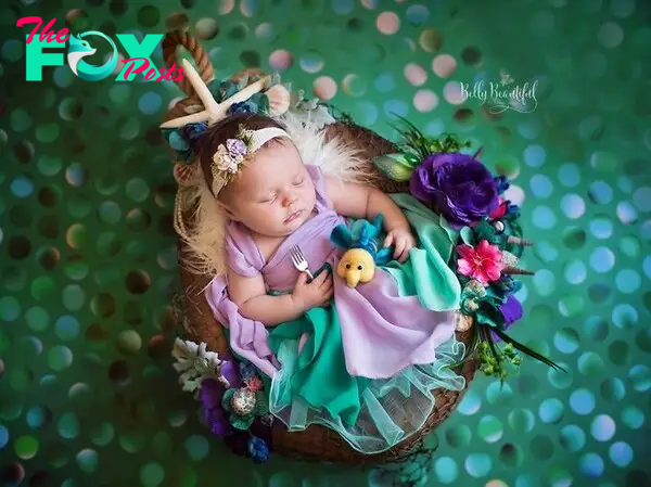 Gorgeous set of photos of newborn babies playing Disney princesses - Photo 7.