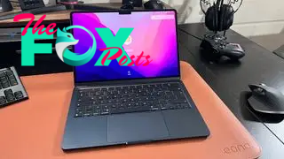 MacBook Air M2_laptop open on desk