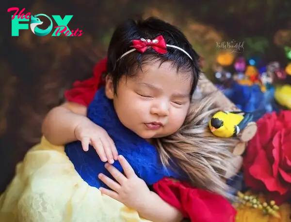 Beautiful set of sparkling photos of newborn babies playing Disney princesses - Photo 3.