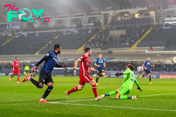 BERGAMO, ITALY - Tuesday, November 3, 2020: Liverpool's Diogo Jota scores the first goal past Atalanta's goalkeeper Marco Sportiello during the UEFA Champions League Group D match between Atalanta BC and Liverpool FC at the Stadio di Bergamo. (Pic by Simone Arveda/Propaganda)