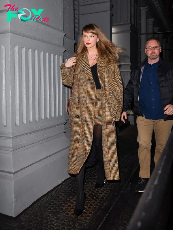 Taylor Swift is seen in Manhattan on December 05, 2023 in New York City.