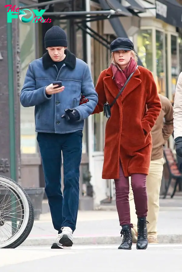 Joe Alwyn and Taylor Swift in New York City. 