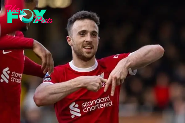 LONDON, ENGLAND - Sunday, April 21, 2024: Liverpool's Diogo Jota celebrates after scoring the third goal during the FA Premier League match between Fulham FC and Liverpool FC at Craven Cottage. (Photo by David Rawcliffe/Propaganda)