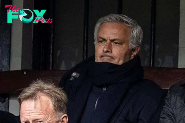 LONDON, ENGLAND - Sunday, April 21, 2024: Former Chelsea manager Jose Mourinho during the FA Premier League match between Fulham FC and Liverpool FC at Craven Cottage. (Photo by David Rawcliffe/Propaganda)
