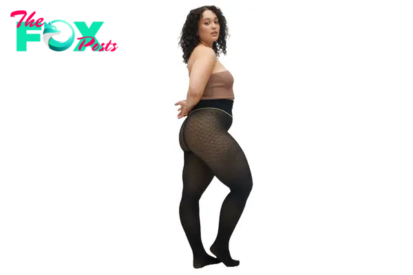 A model in Sheertex tights with a diamond pattern
