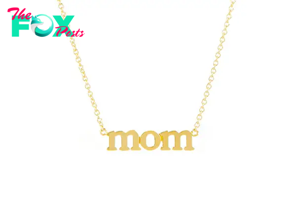 A mom necklace