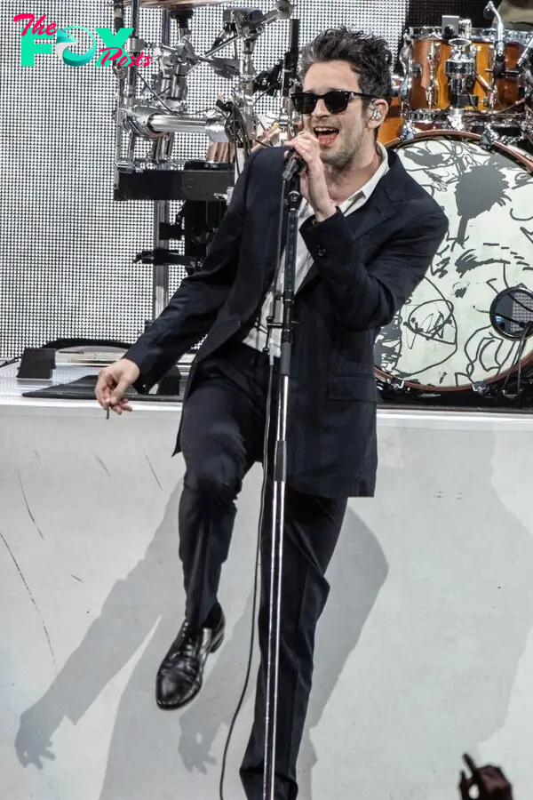 Matty Healy performing