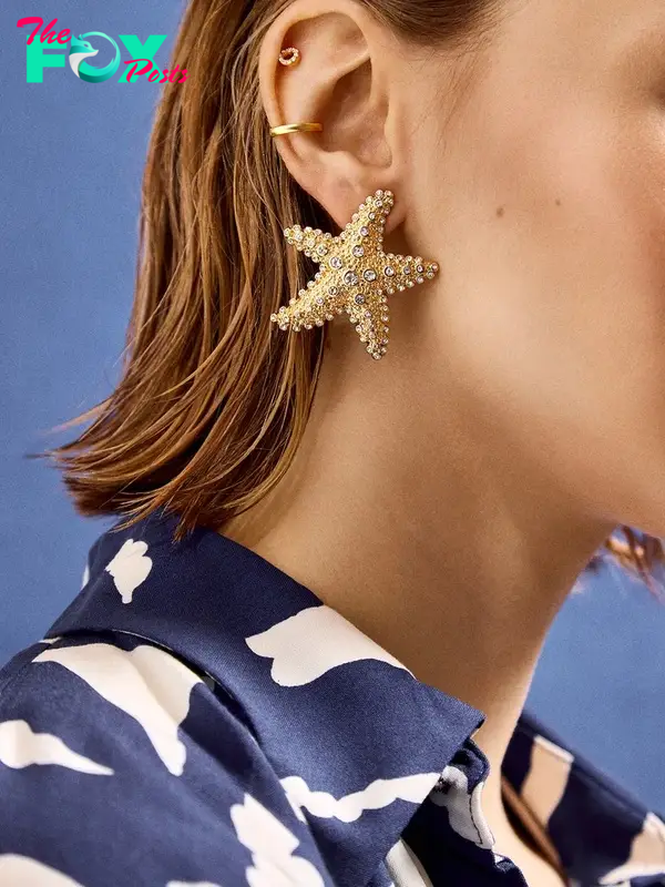 Sparkly star fish-shaped earrings