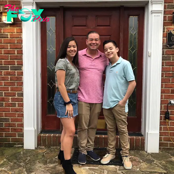 Jon Gosselin with two of his kids